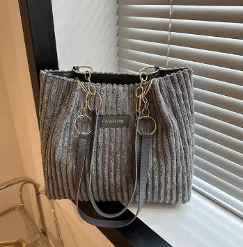 Large Capacity Wild Shoulder Bag - The Snow Owls